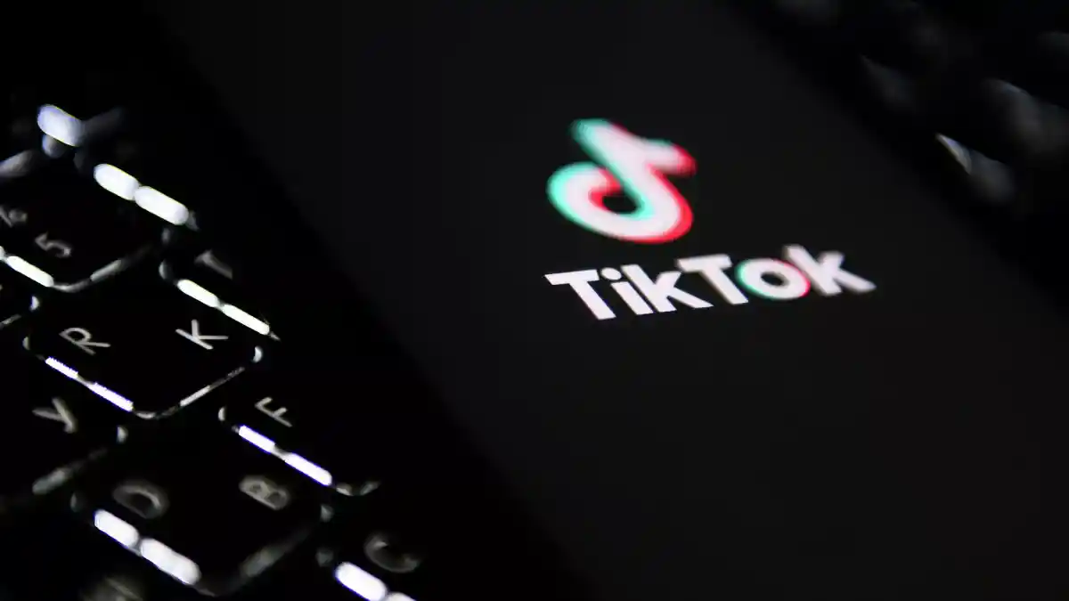 Алматылық әйелге TikTok-тағы посты үшін жарты миллион теңгедей айыппұл салынды