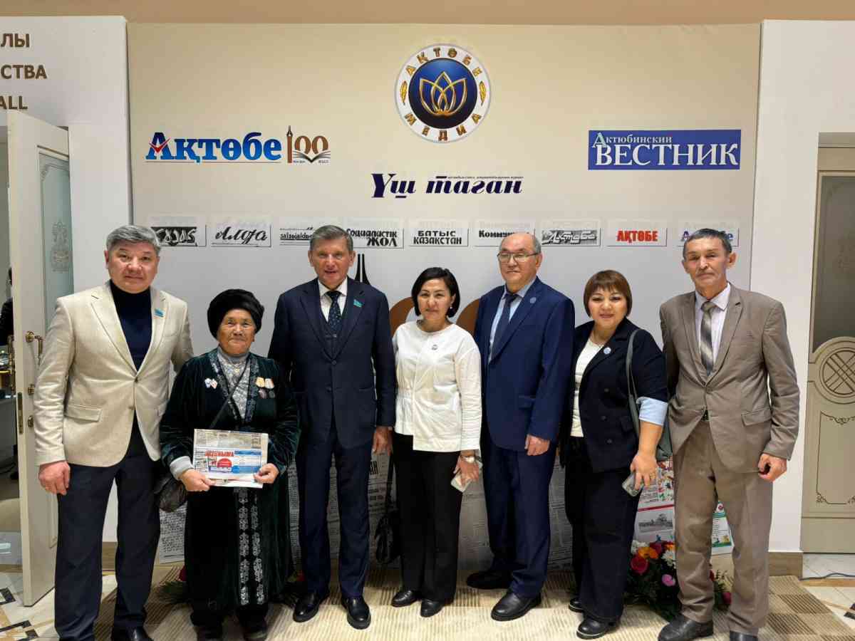 Нұртөре Жүсіп өңірдегі «Ақтөбе» газетінің ұжымын 100 жылдық мерейтойымен құттықтады