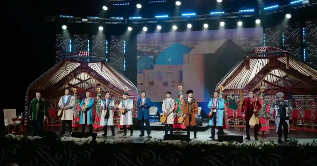Түркістандық айтыскерлер командалық айтыста финалға өтті