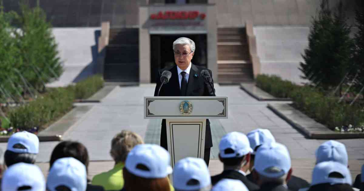 Қасым-Жомарт Тоқаев: Тәуелсіздік – бәрінен қымбат қастерлі ұғым екенін санаға сіңіруіміз қажет