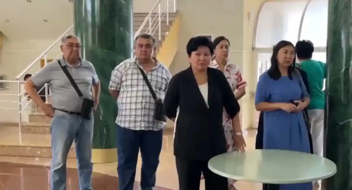 Ректор оңт.стік өңірден келген мұғалімдерді "жемқор" деп жұмыстан қуған