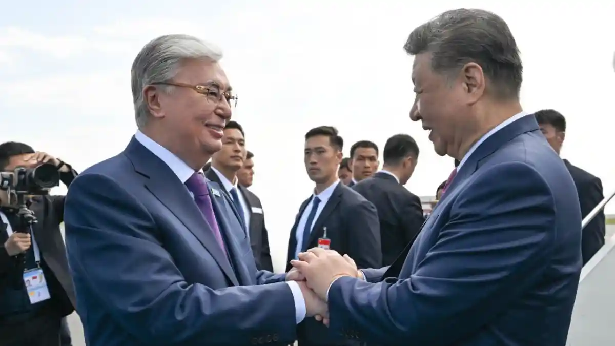 Президент Тоқаев Си Цзиньпинді құрметпен шығарып салды