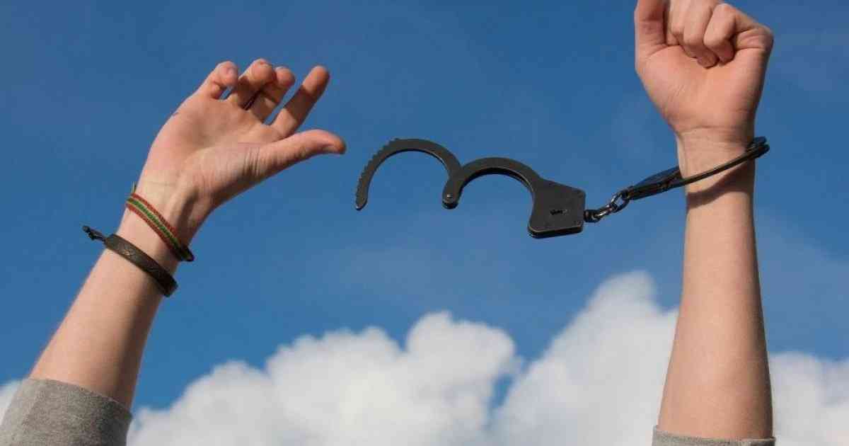 Президент рақымшылық жасау туралы заңға қол қойды