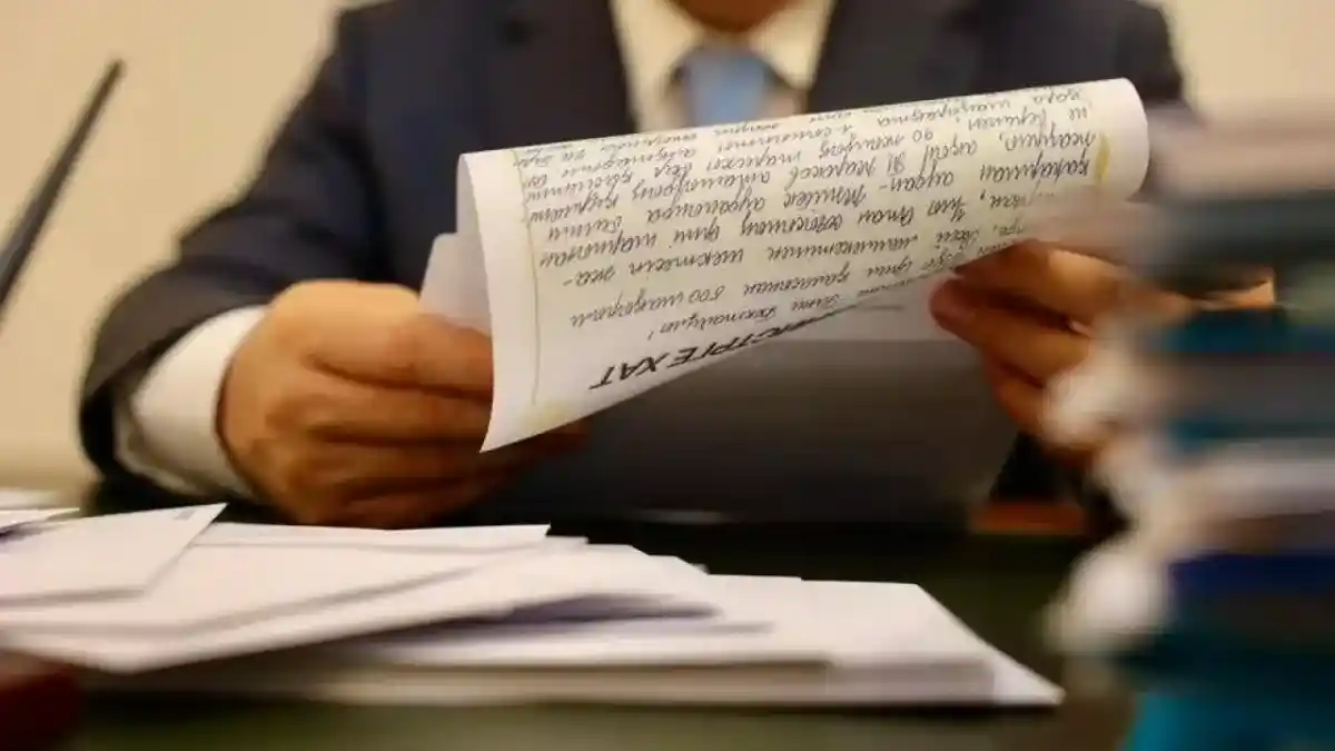 235 бала министрге хат жазды