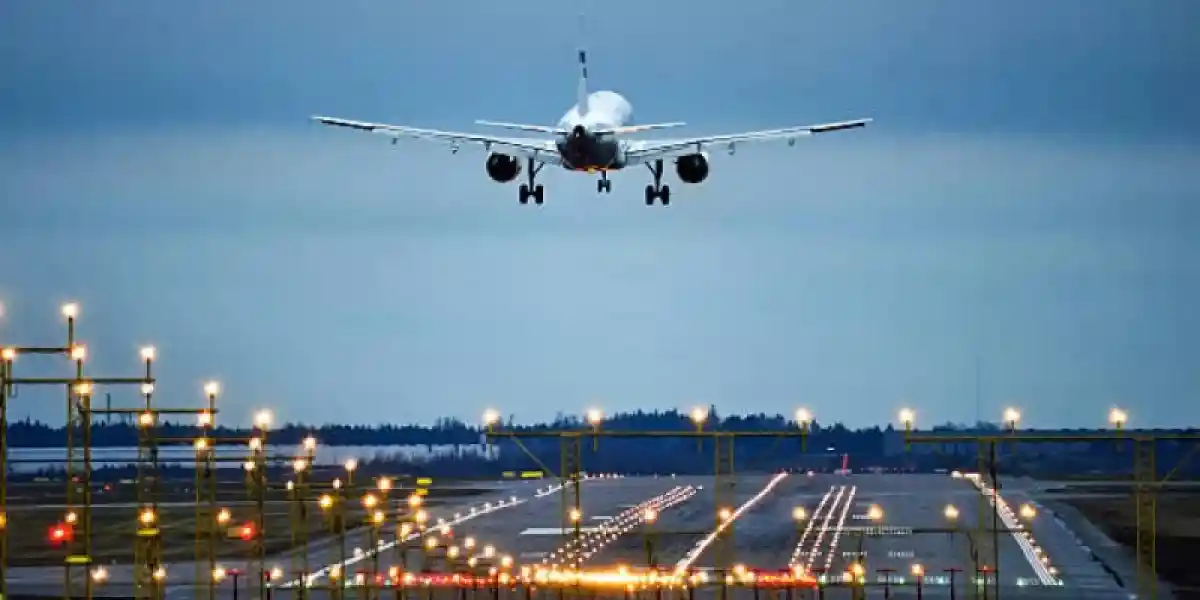 Ұшақ рейсіне кешіккен азамат тың бостандығы шектелді