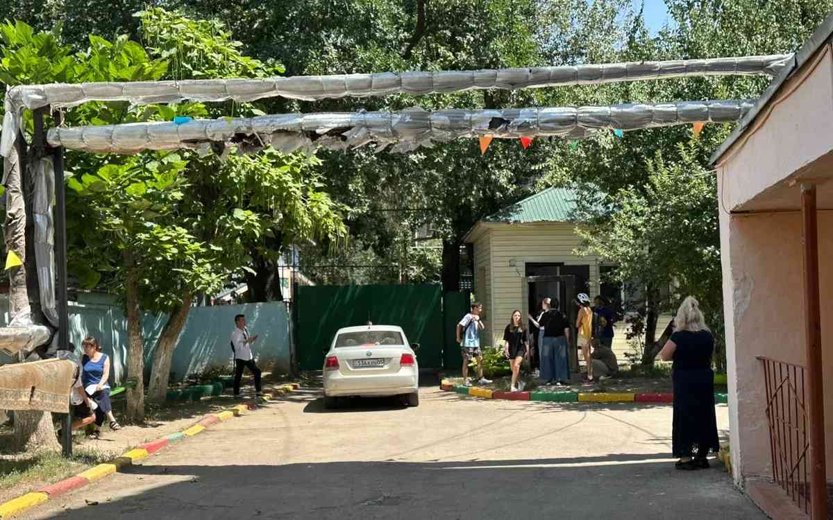 «Бағанашыл» балалар үйінің тәрбиеленушілері жөндеу кезінде Алматыда оқуын жалғастырады