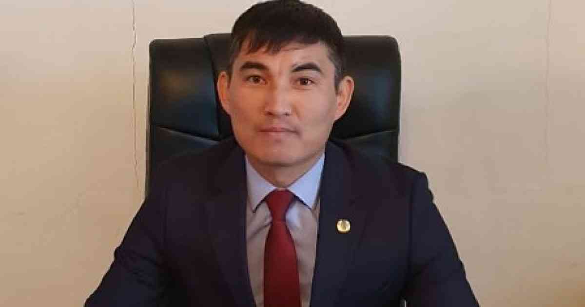 "Өмірімде бірінші рет ер адам қол көтерді": Ақтөбеде көңілдесіне қол көтерген әкім сотқа келді