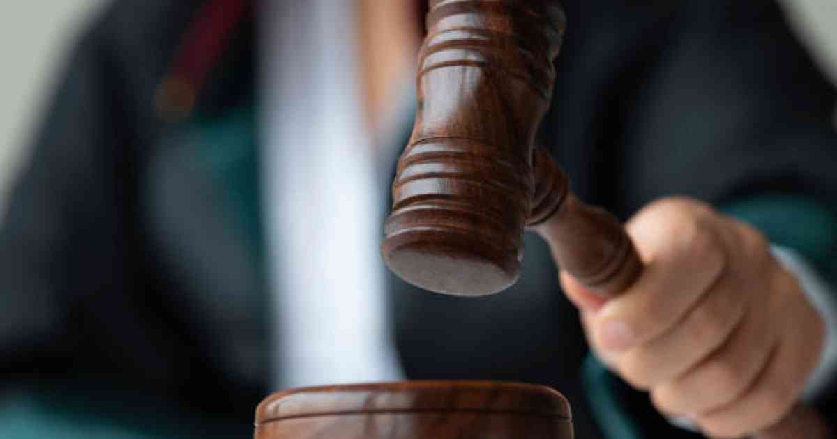 Ауыл тұрғындарын балағаттаған әкімге айыппұл салынды