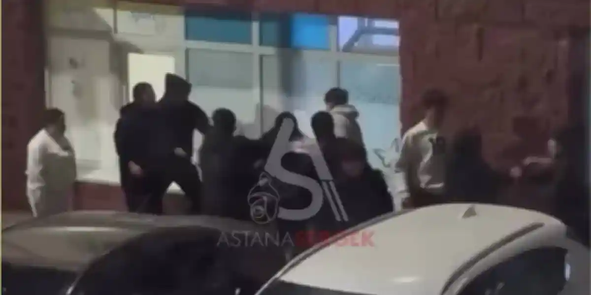 Астанада жасөспірімдер төбелесі видеоға түсіп қалды