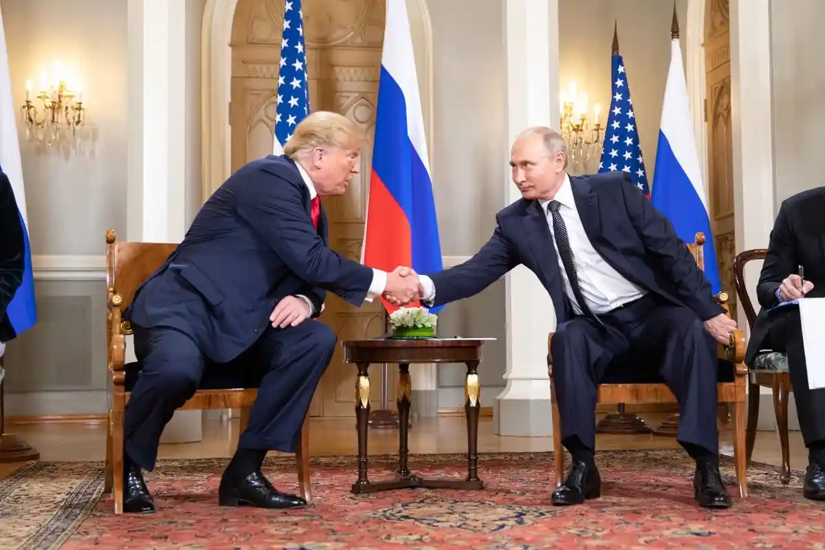 Трамп Путинмен кездесуге қатысты пікір білдірді