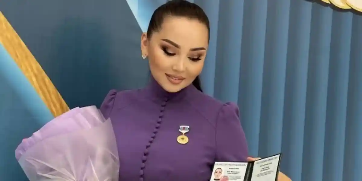 Баян Алагөзова "Қазақстанның еңбек сіңірген  қайраткері" атанды