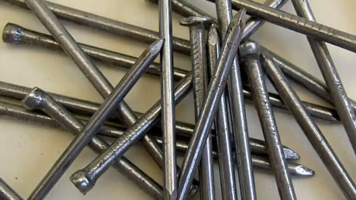 Шымкентте бір жасар бала 4 сантиметрлік шеге жұтып қойған