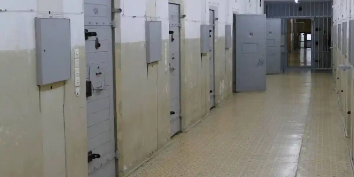 Ақтөбеде қайын атасы келініне зорлық көрсеткен