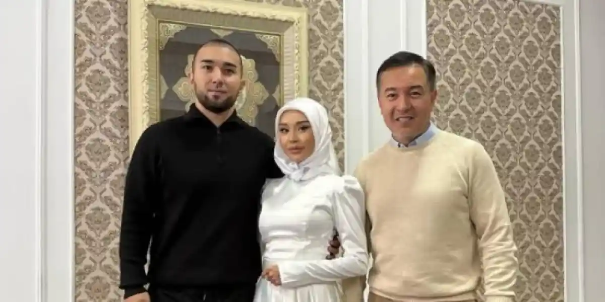 Ақан Сатаев қызын ұзатты