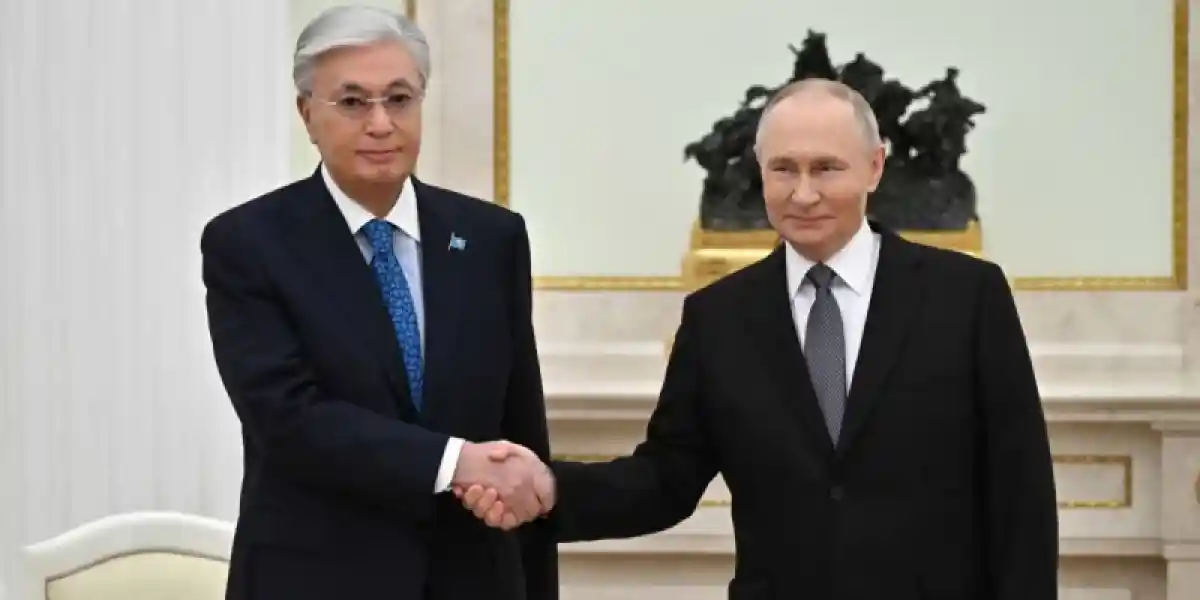 Қасым-Жомарт Тоқаев пен Ресей Президенті Владимир Путин бейресми кездесу өткізді