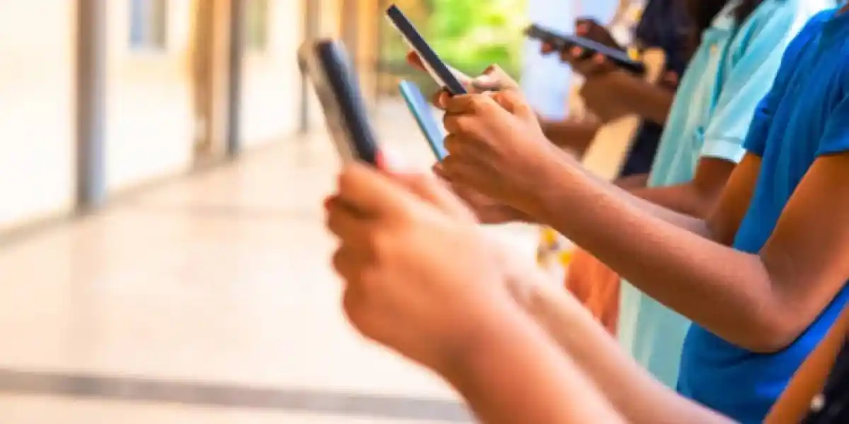 16 жасқа толмаған балаларға қай желіге тіркелуге тыйым салынатыны белгілі болды