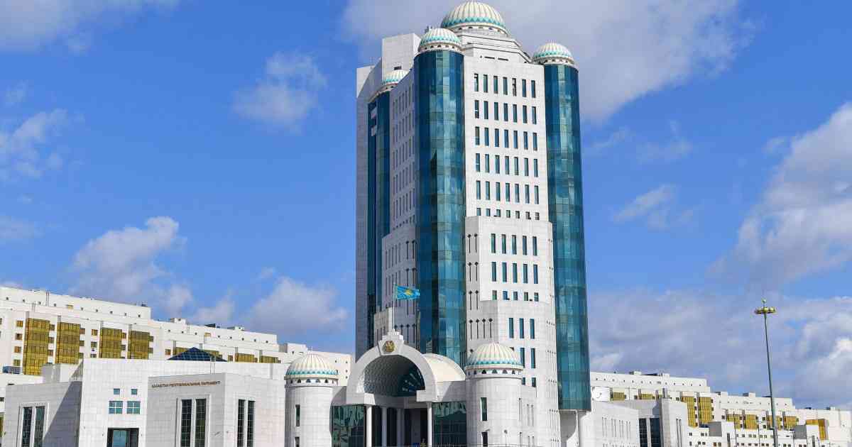 Сенат ЛГБТ насихатына тыйым салатын Заңды мақұлдады