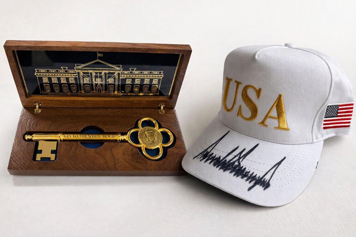 Ақ үйден Ақордаға: Трамп Мемлекет басшысына бірнеше сыйлық жолдады