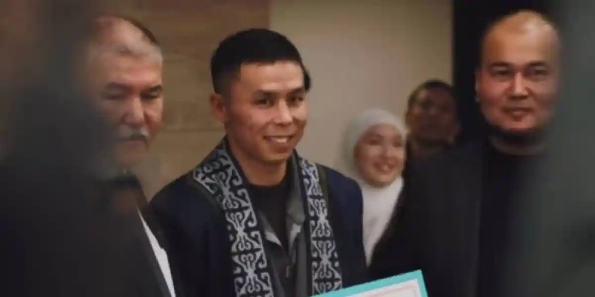 Сәкен Бибосыновқа сәйгүлік мінгізді