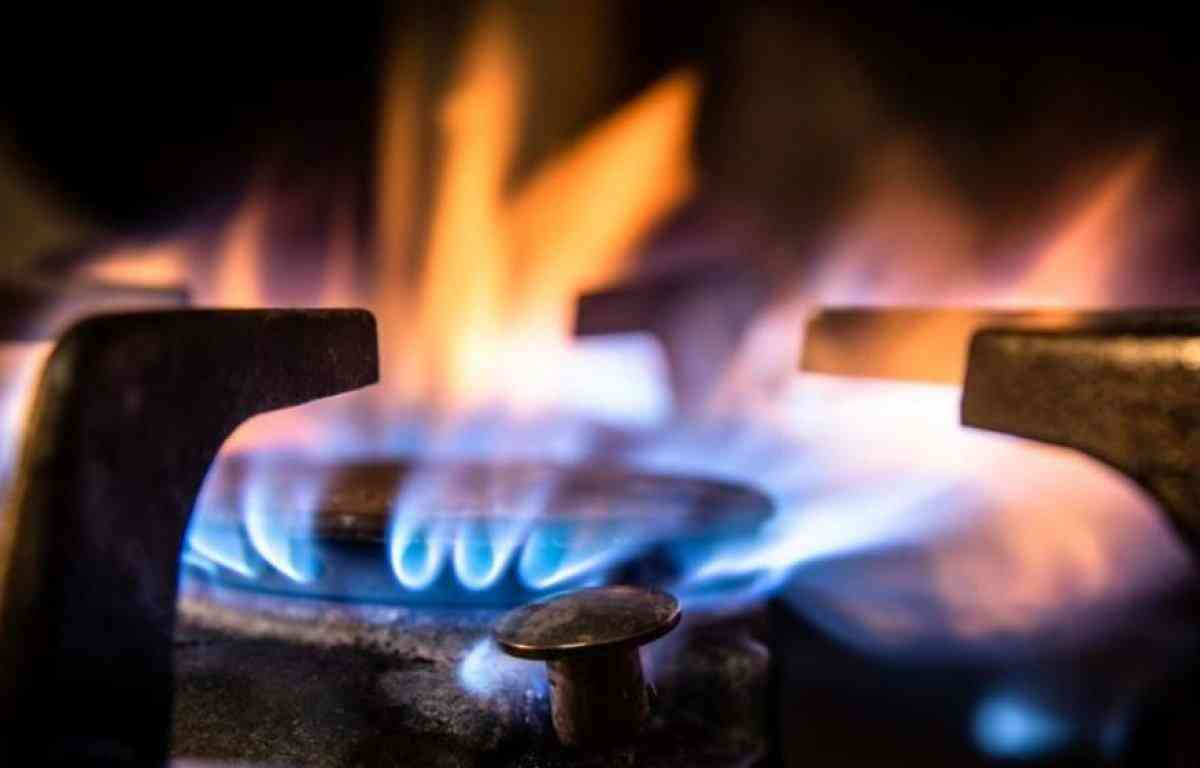 Атырау қаласы маңында үш адам табиғи газдан уланып, көз жұмды