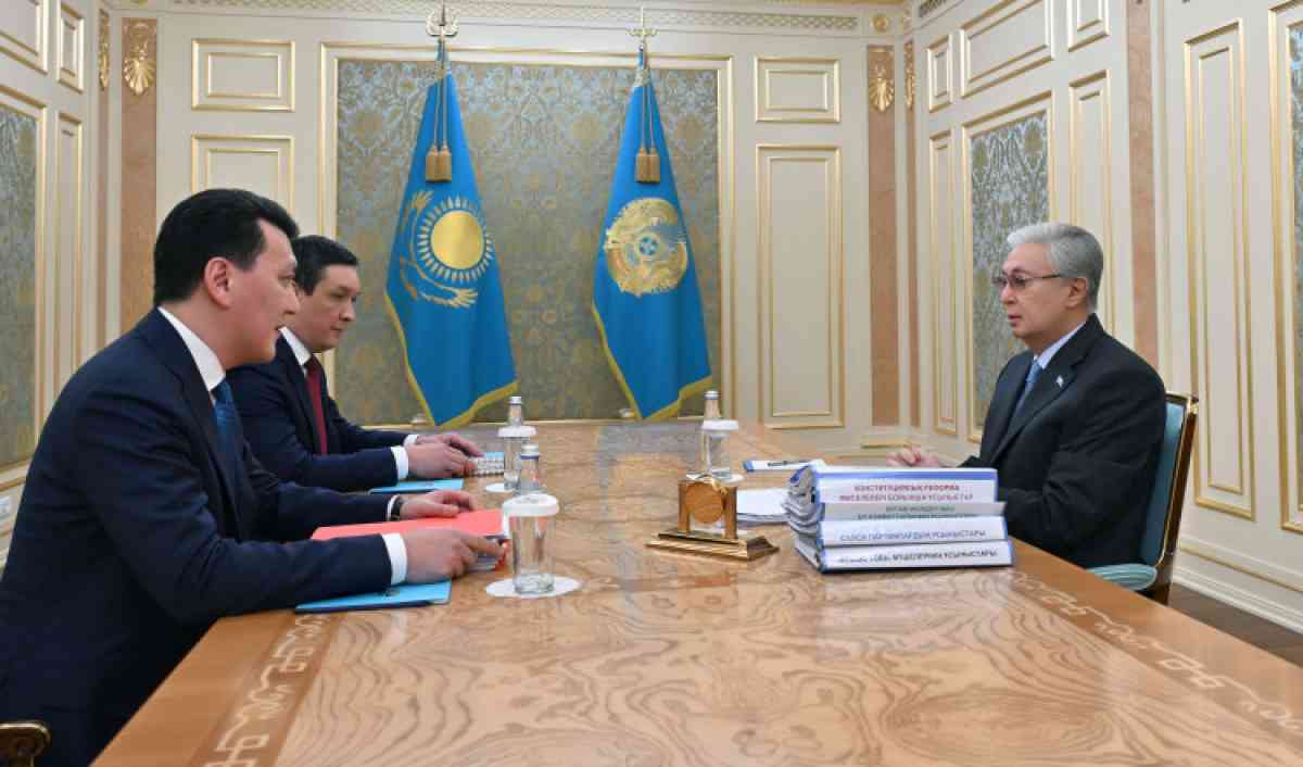 Мемлекет басшысы конституциялық реформаға қатысты түсіп жатқан ұсыныстармен танысты