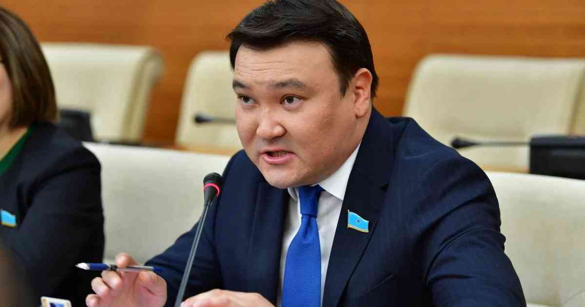 "Медаль алмаған кім қалды?": Мақсат Толықбай атаққұмарлық дертке айналып бара жатқанын айтты