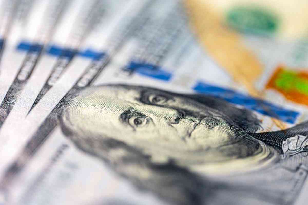 Теңге кез келген уақытта құлдырауы мүмкін — сарапшылар