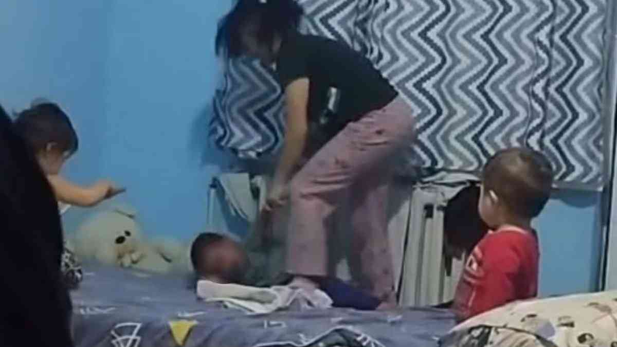 Жаркентте баласын аяусыз ұрған әйел қамауға алынды