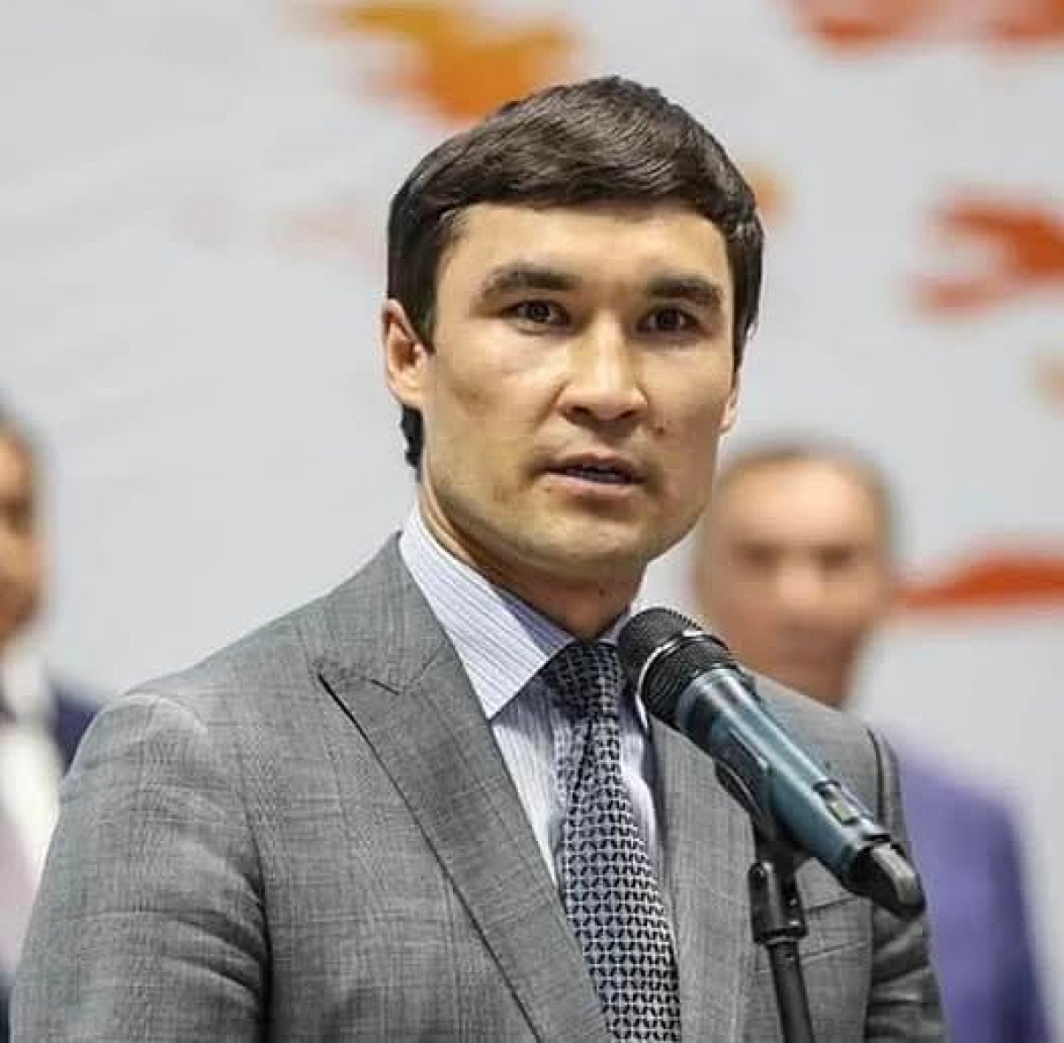 Серік Сәпиев орынбасарымен болған кикілжің туралы пікір білдірді