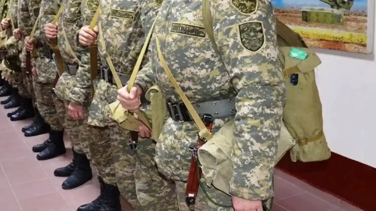 Сарбаз өлімі: Өскеменде әскери қызметші өзіне оқ атып, жарақатынан көз жұмды