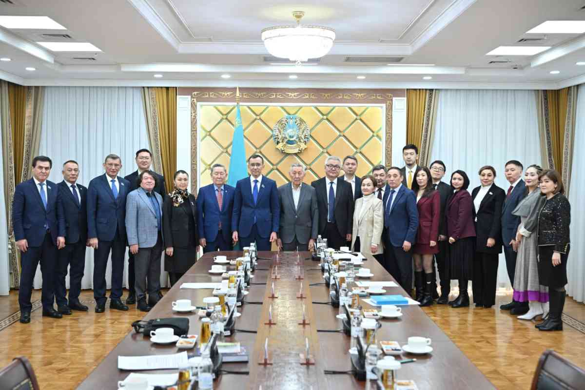 Саяси жаңғыру және жаңа конституциялық модель: Сенатта "Ұлттық мүдде" диалог алаңының отырысы өтті