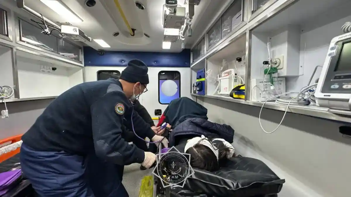 Алматы маңында таулы аймақта қытай туристі ауыр жарақат алды