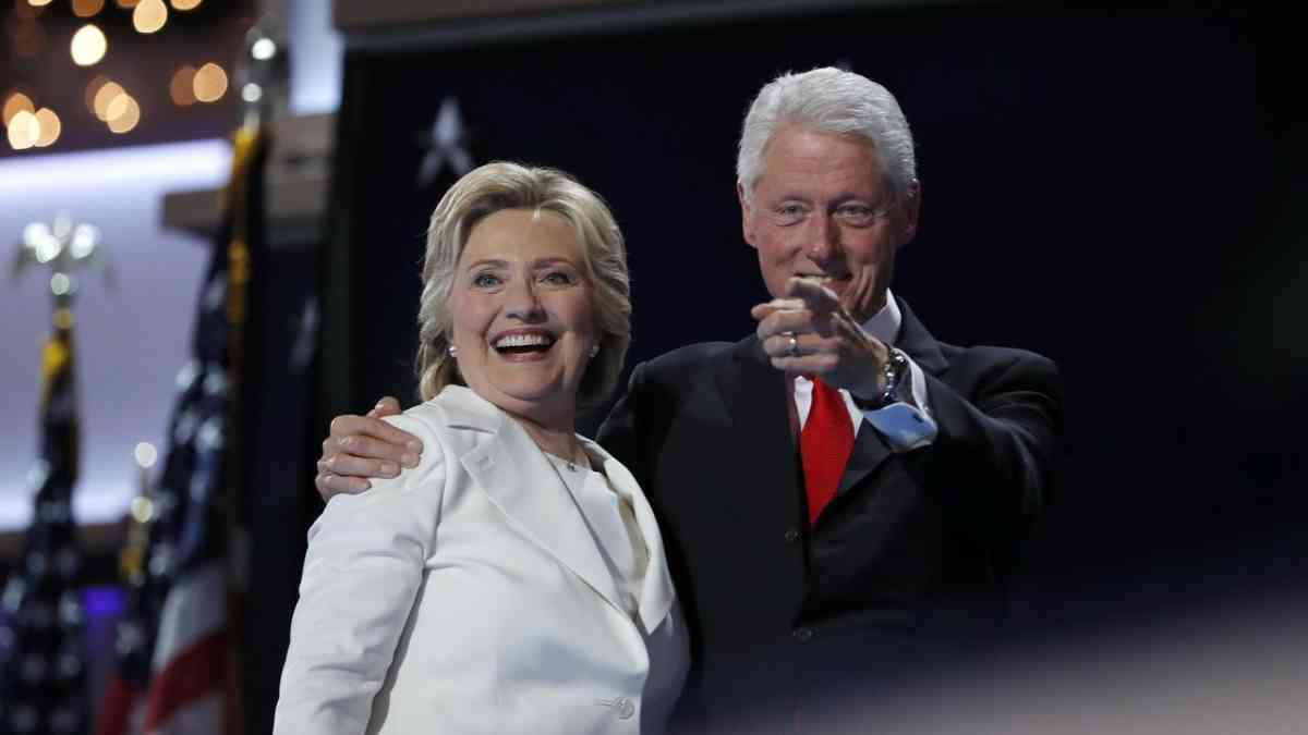 Билл мен Хиллари Клинтон Эпштейн тізімі бойынша куәлік береді