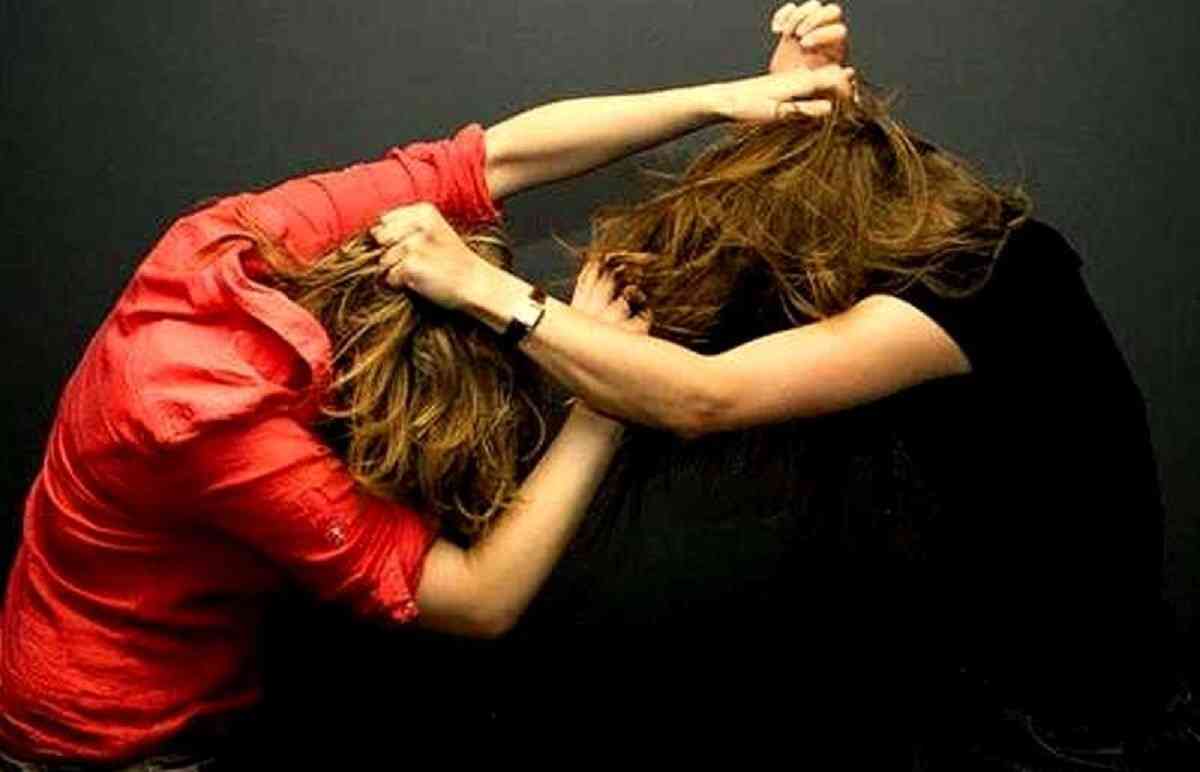 Ақмола облысында екі бойжеткен құрбысын жабылып сабаған