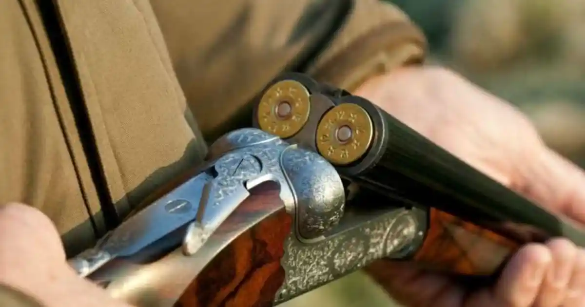 Әзербайжанда мектеп оқушысы әкесіне тиесілі мылтықтан мұғалімге оқ атты