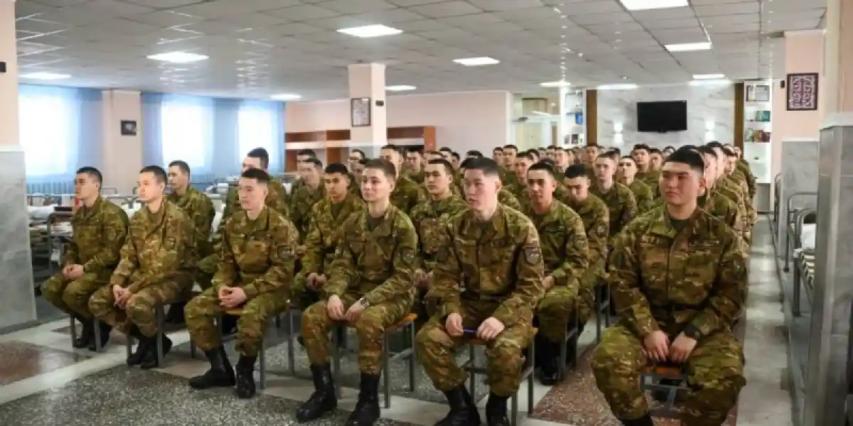 Отардағы әскери бөлімді сарбазды соққыға жыққан