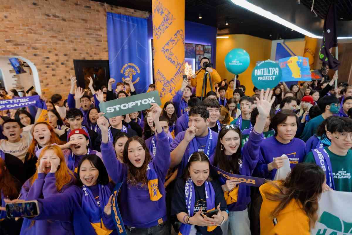 Жаңа ритмге қосыл: Жаңа адамдар Еріктілер Жылын ашты