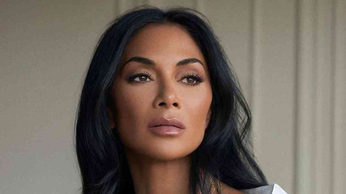 The Pussycat Dolls тобының бұрынғы солисі Софья Самоделкинаға алғыс білдірді