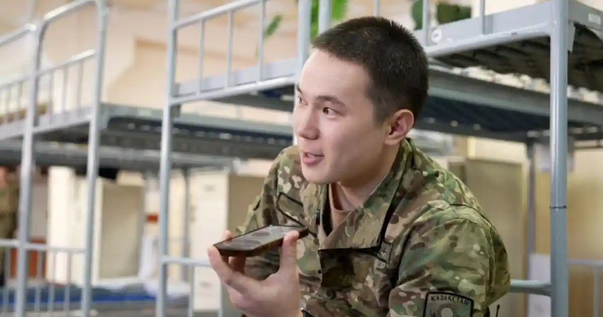 «Мен сізді жақсы көремін»: Ұлттық ұлан сарбаздары аналарына ерекше құттықтау жолдады