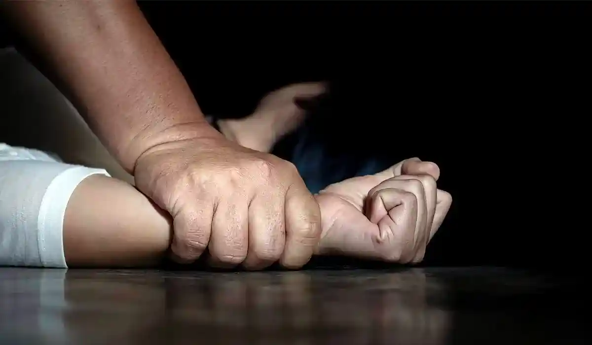 Қостанайдағы сұмдық жағдай: Әйел бұрынғы күйеуін асыранды қызына зорлық көрсетті деп айыптауда