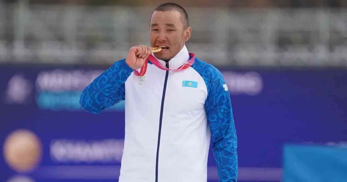 Смағұлов Ербол Хамитовқа көлік сыйлады