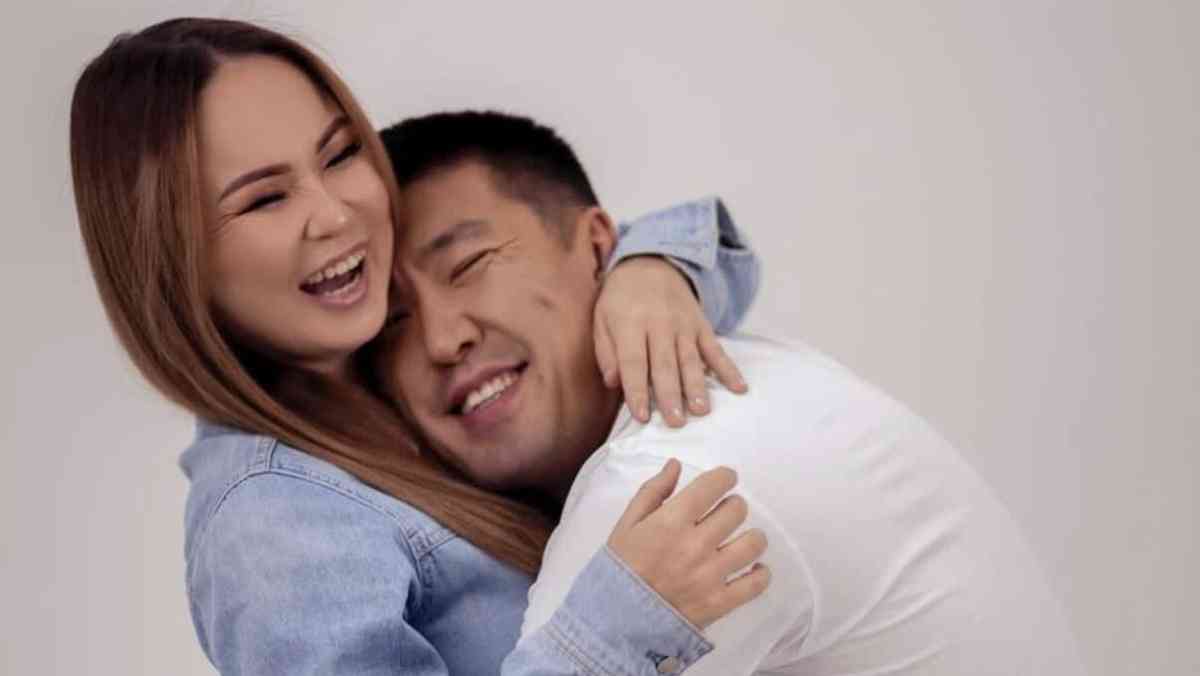 Мейіржан Төребаев бостандыққа шықты: актердің отбасымен қауышқан сәті жұртты толқытты