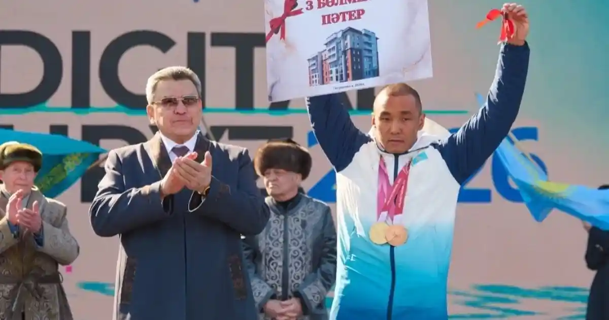 Петропавлда Хамитов пен Шумековаға пәтер кілті табысталды