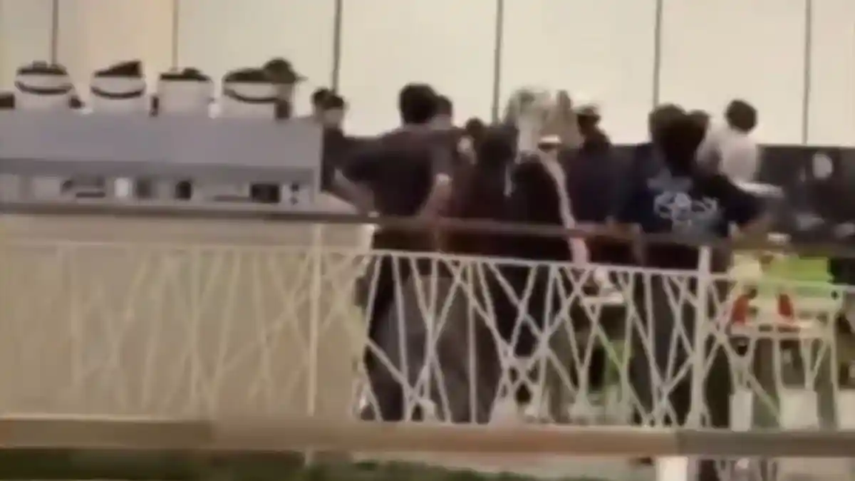 Астанадағы сауда орталығында жасөспірімдер жаппай төбелес шығарды (видео)