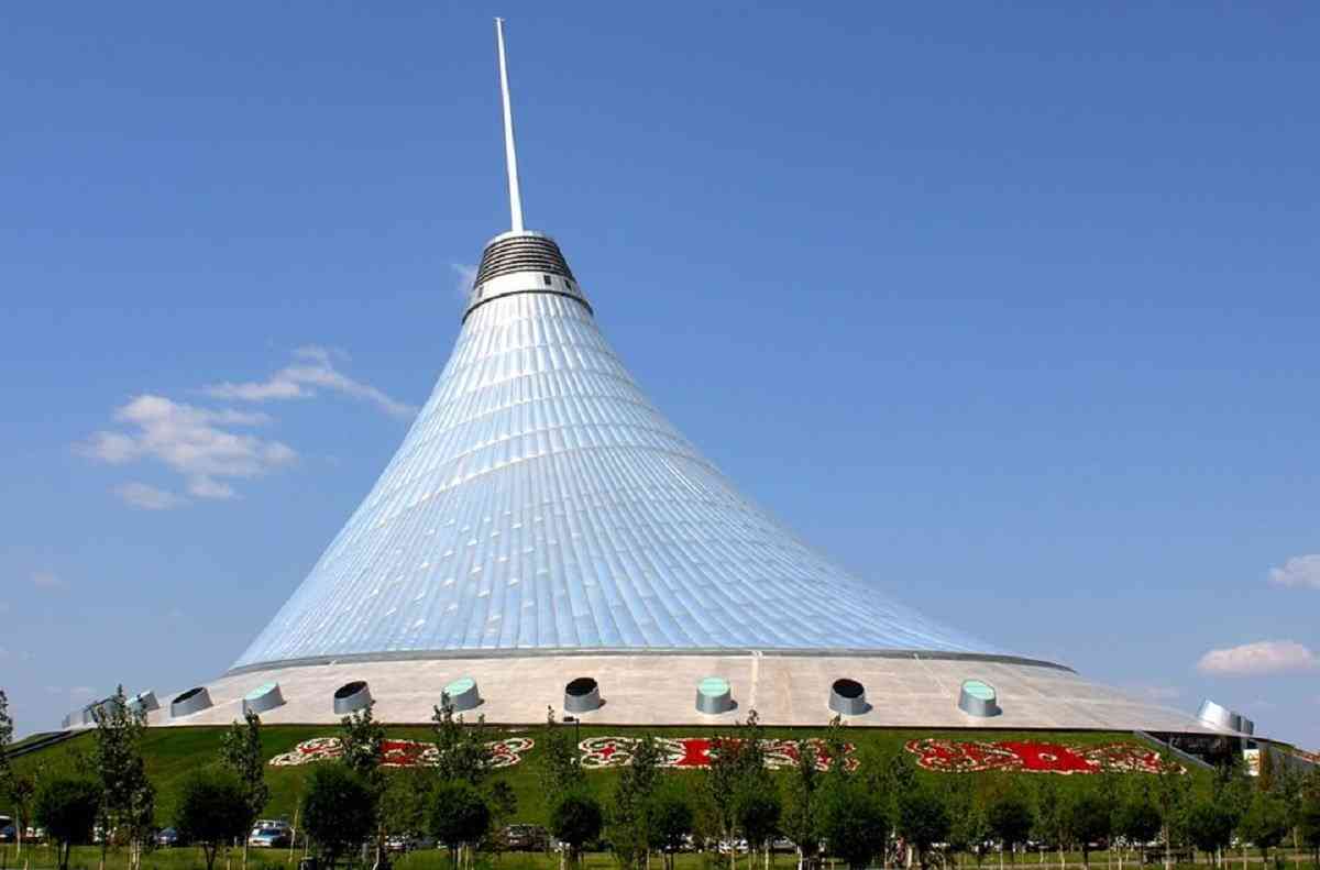 "Хат Шатыр" ғимаратының сатылатыны туралы ақпарат пайда болды