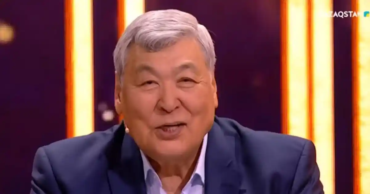 ""Қорқыт атамыздың жатқан жерінен топырақ алдым": Тоқтар Әубәкіров ғарышқа бірнеше зат алып кеткенін айтты