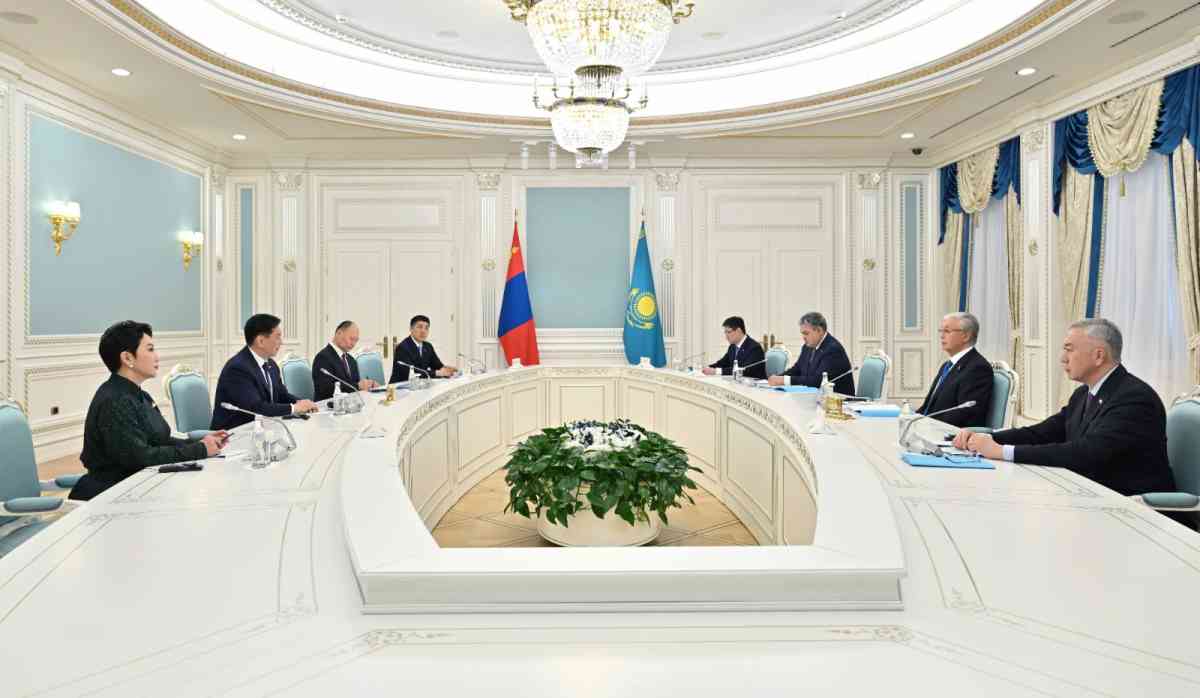 Қасым-Жомарт Тоқаев мен Ухнаагийн Хурэлсух шағын құрамда келіссөз жүргізді