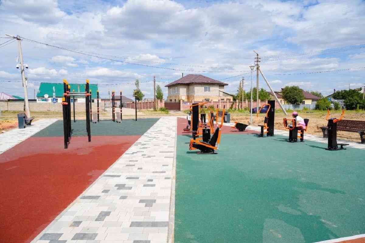 Елордада гүлзарлар, аулалар абаттандырылып жатыр