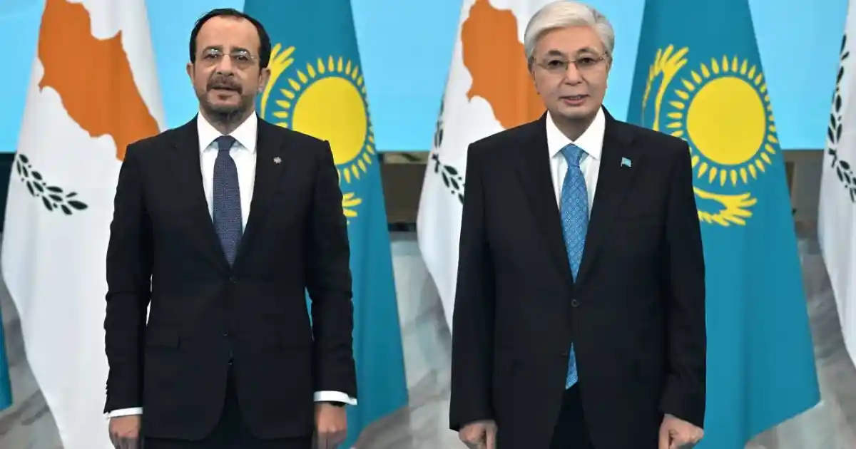 Екі ел президенттері шағын құрамда келіссөз жүргізді