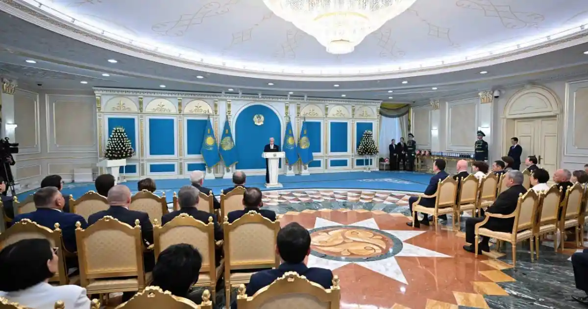 Қасым-Жомарт Тоқаев: Медицина мамандары еліміздің басты байлығы – азаматтарымыздың денсаулығын нығайтуға өлшеусіз үлес қосып келеді.